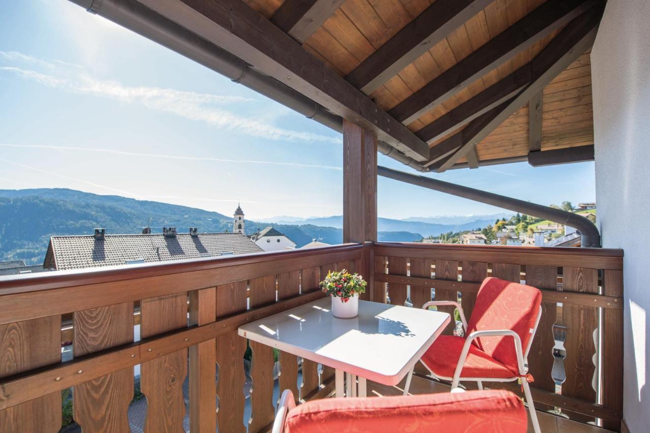 Apparthotel Feldhof - Living And Bistro Nova Ponente Exterior photo